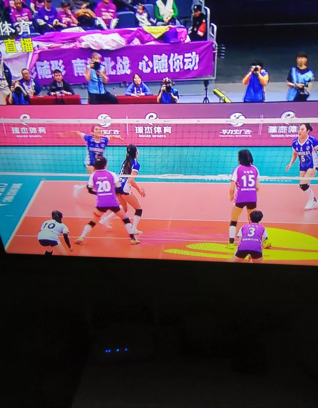 678体育登录入口-苦战淘汰赛，球队与对手陷入胶着局面(淘汰赛11场决出冠军,一共有多少个球队)