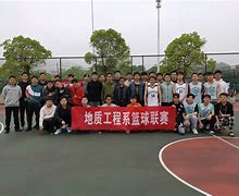 大洋洲篮球热情高涨，人气飙升(活动现场热闹非凡气氛高涨的句子)