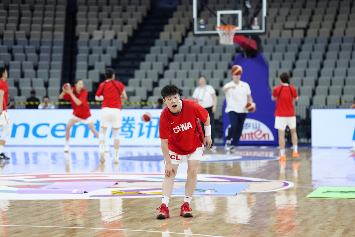包含女篮亚洲杯：韩国女篮大胜印度尼西亚女篮，朴智铉18分的词条