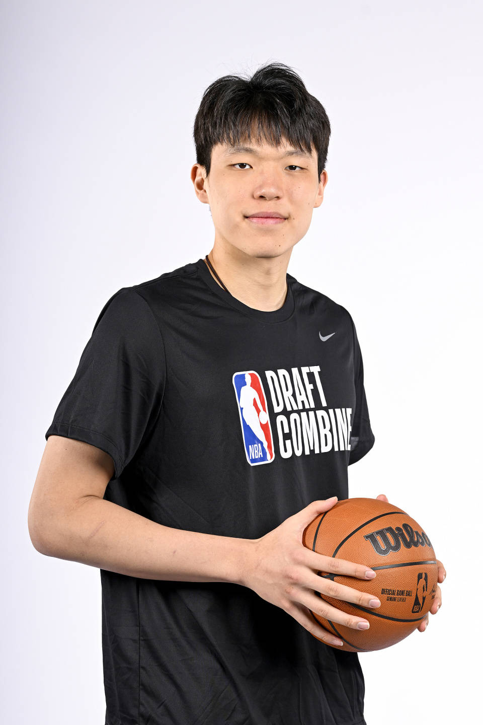 678体育-美媒晒杨瀚森约基奇夏联对比:除篮板外杨瀚森全面领先的简单介绍