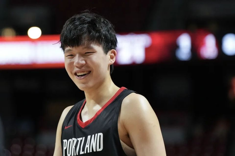 8255美元!杨瀚森联合试训球衣拍高价仅次于状元弗拉格的简单介绍