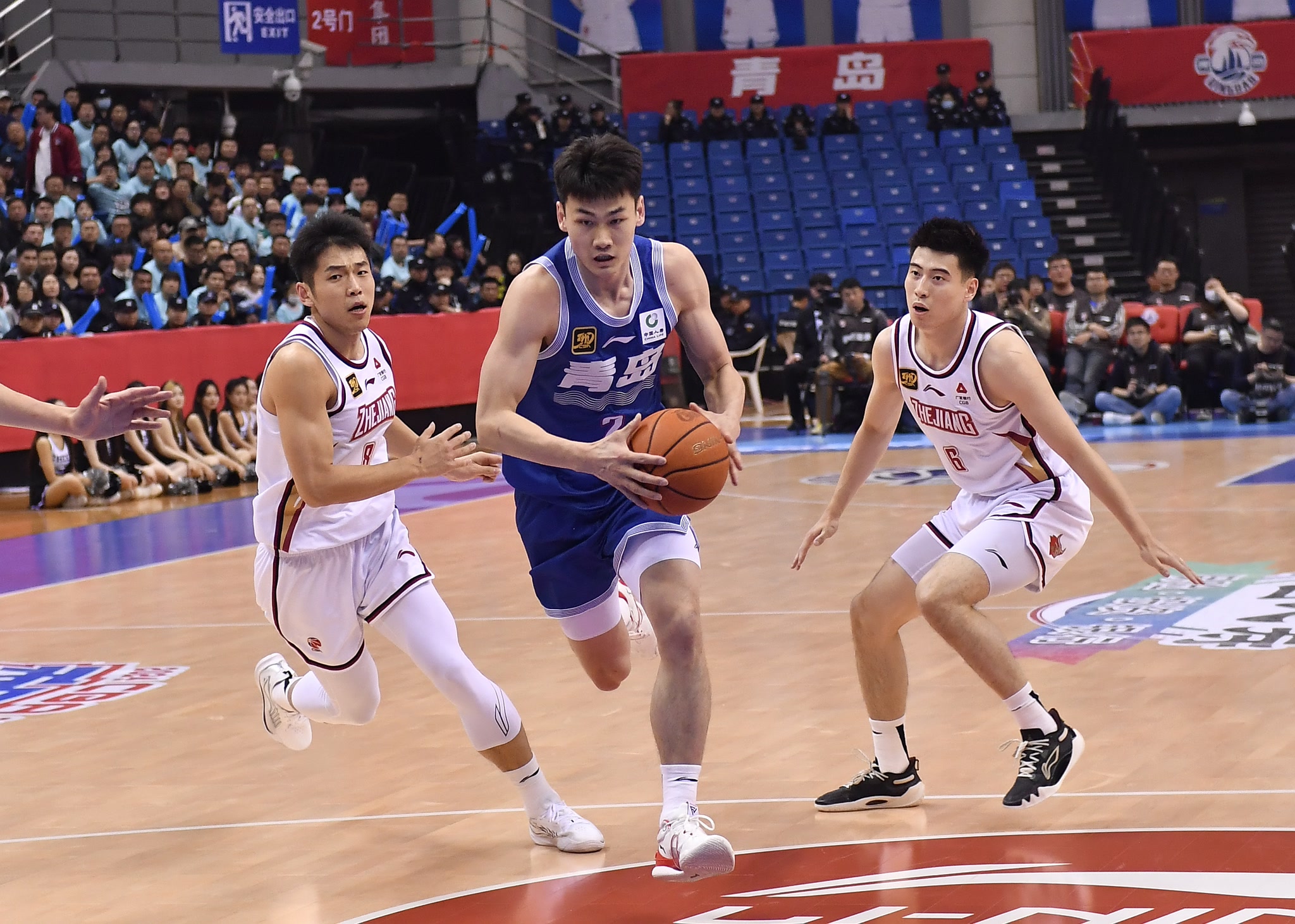 青岛男篮不敌北京首钢，战绩继续低迷